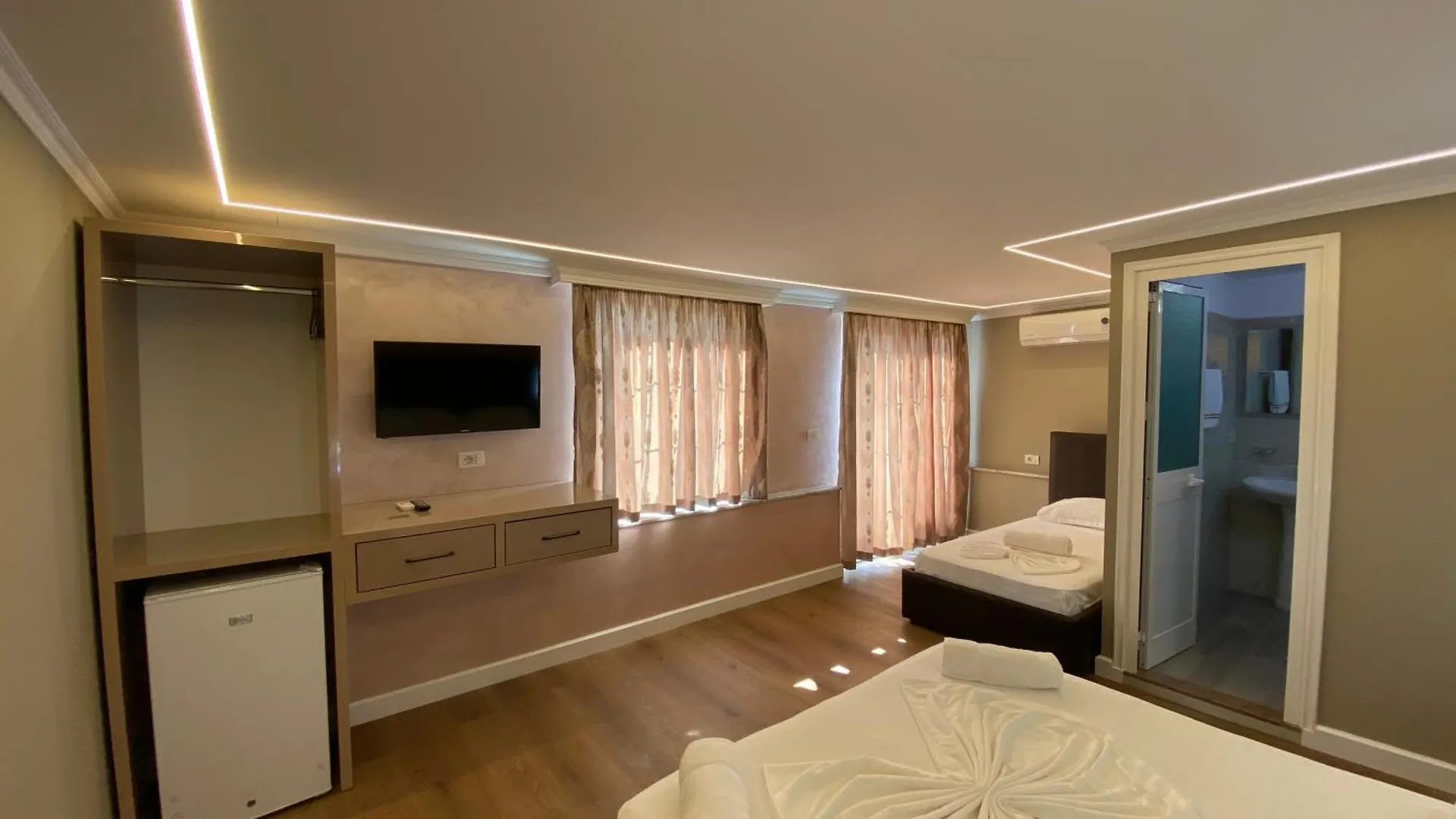 Bliss Boutique Hotel Δυρράχιο 2*,  Αλβανία